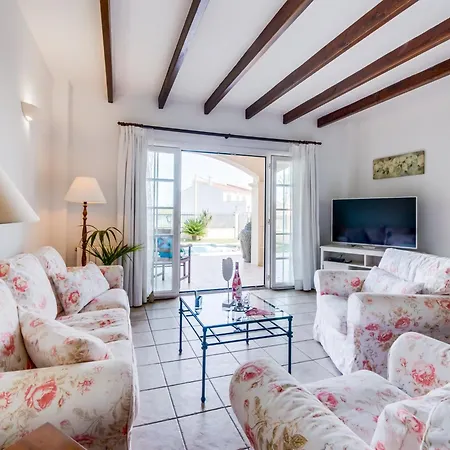 Elegant With Private Pool