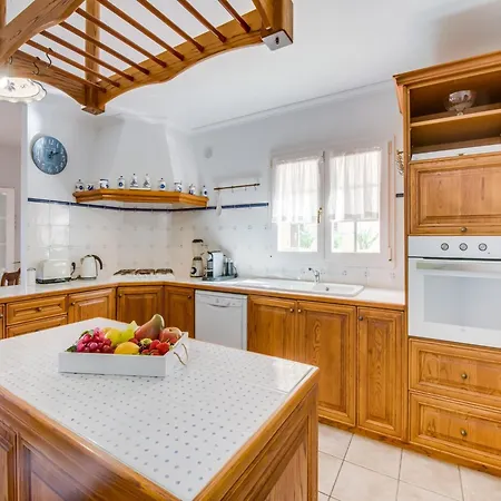 Elegant With Private Pool Holiday home *