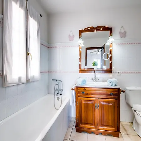 Holiday home Elegant With Private Pool *