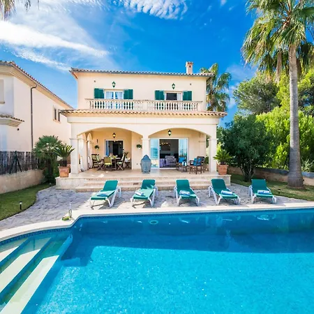 Elegant With Private Pool *