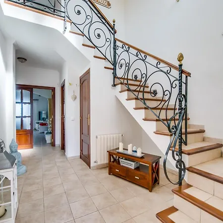 Elegant With Private Pool *